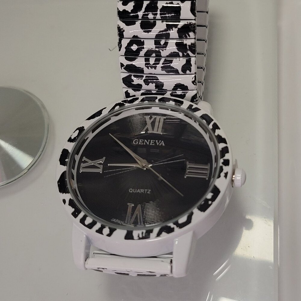 Geneva Animal Print Watch Quartz Big Face Watch Stretchy Band Japan Movt
